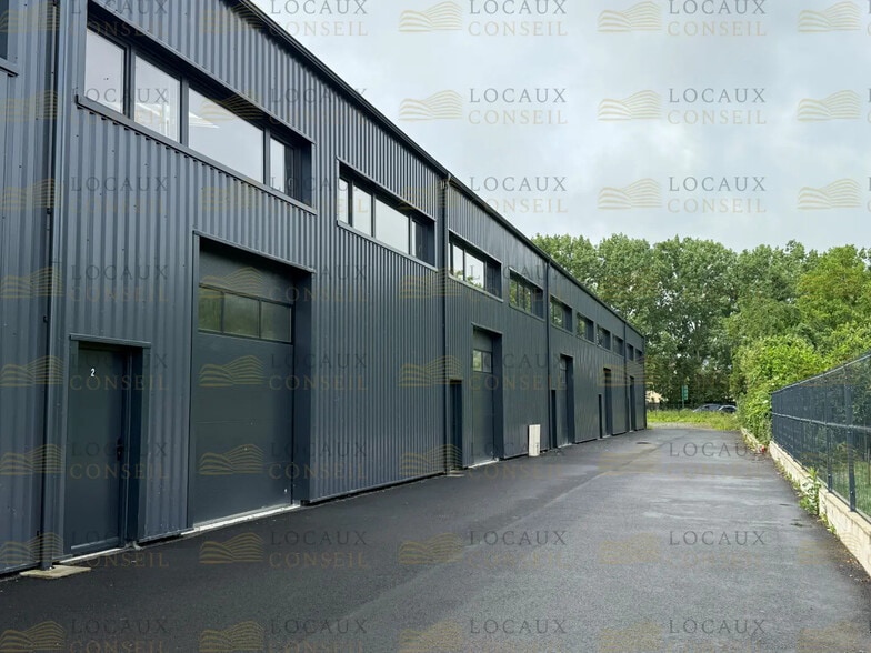 76 Rue Des Hayettes, Bernes-sur-Oise à louer - Photo de l’immeuble – Image 3 sur 6