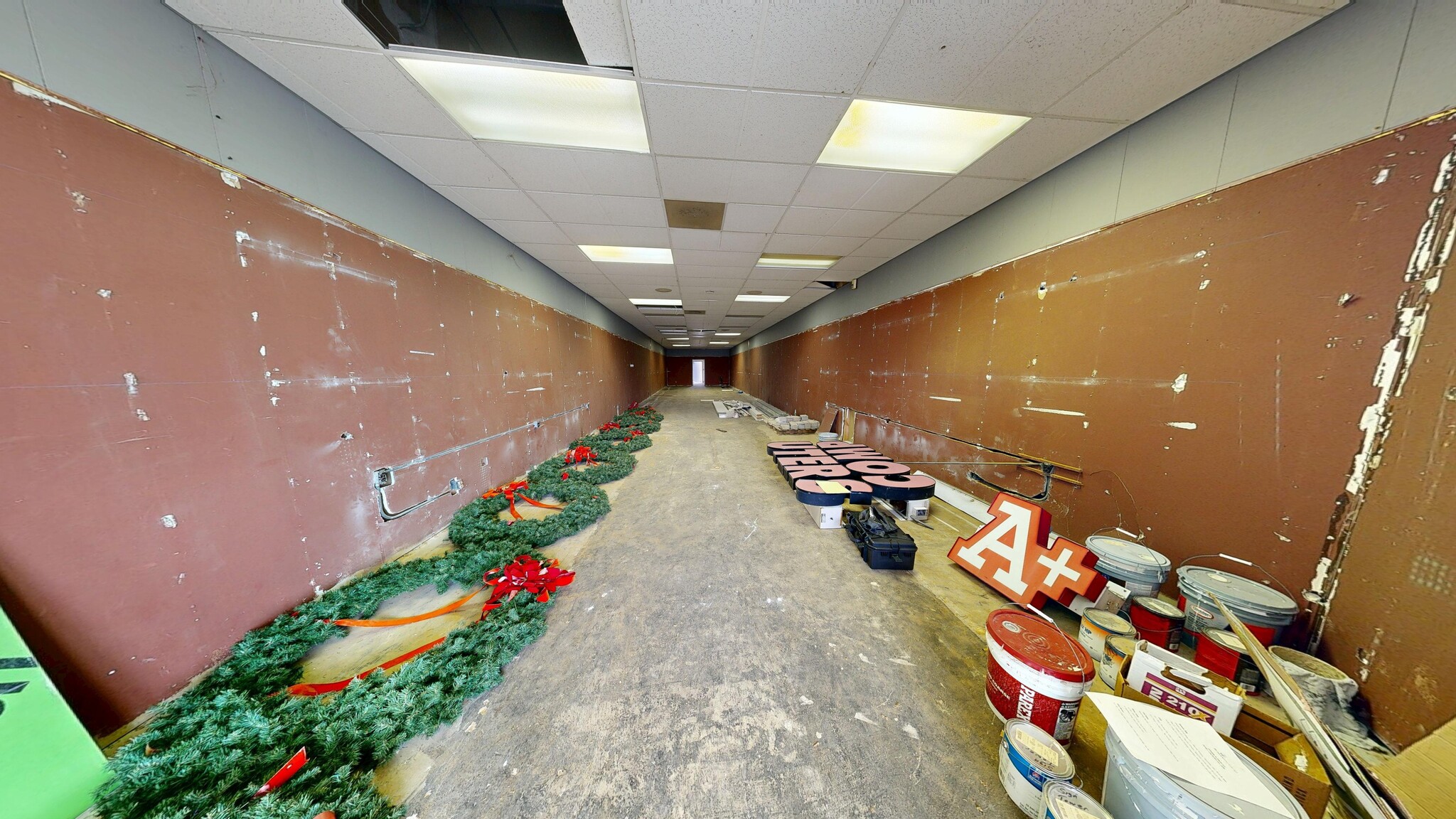 5800-6022 W Jefferson Blvd, Fort Wayne, IN à louer Photo intérieure– Image 1 sur 4