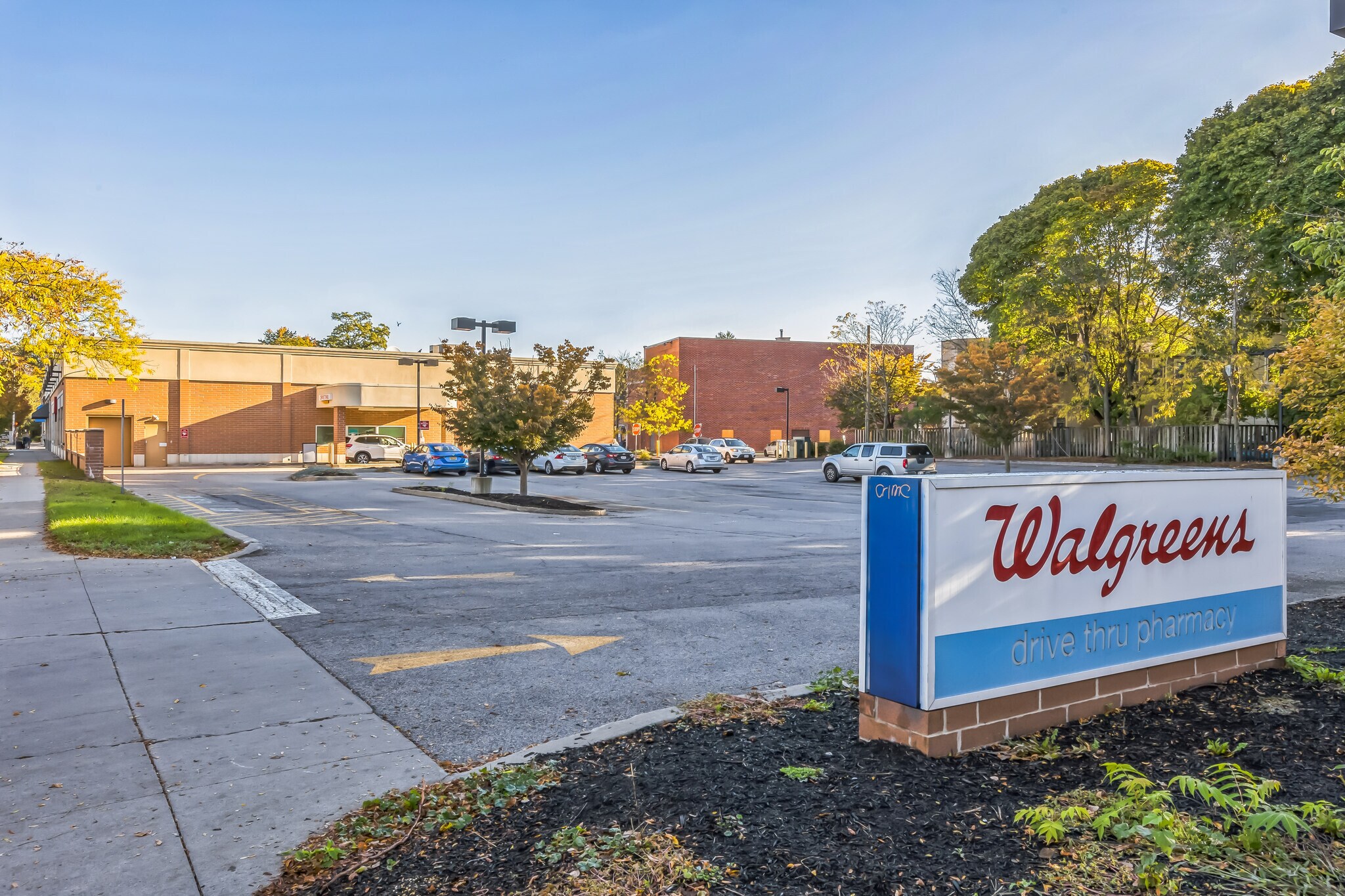 565 Monroe Ave, Rochester, NY à louer Photo principale– Image 1 sur 16