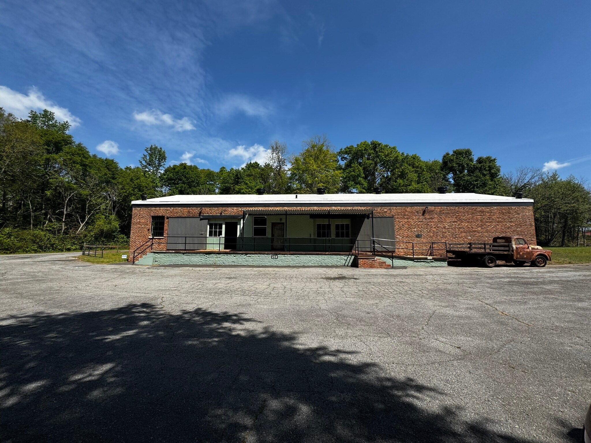 258 Depot Cir, Milledgeville, GA à vendre Photo principale– Image 1 sur 13
