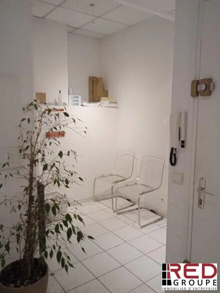 Bureau dans Meyreuil à louer - Photo de l’immeuble – Image 3 sur 5