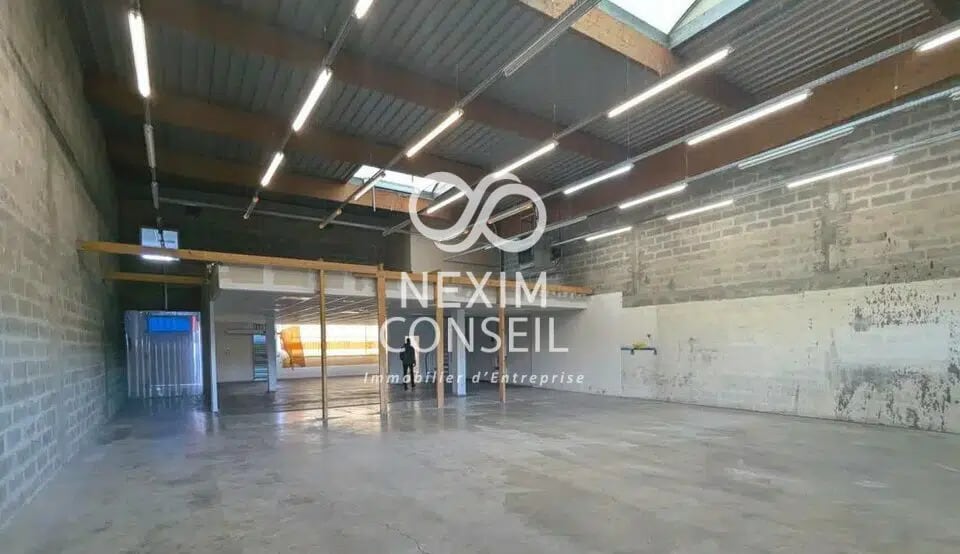 Local d’activités dans Torcy à louer - Photo de l’immeuble – Image 3 sur 3