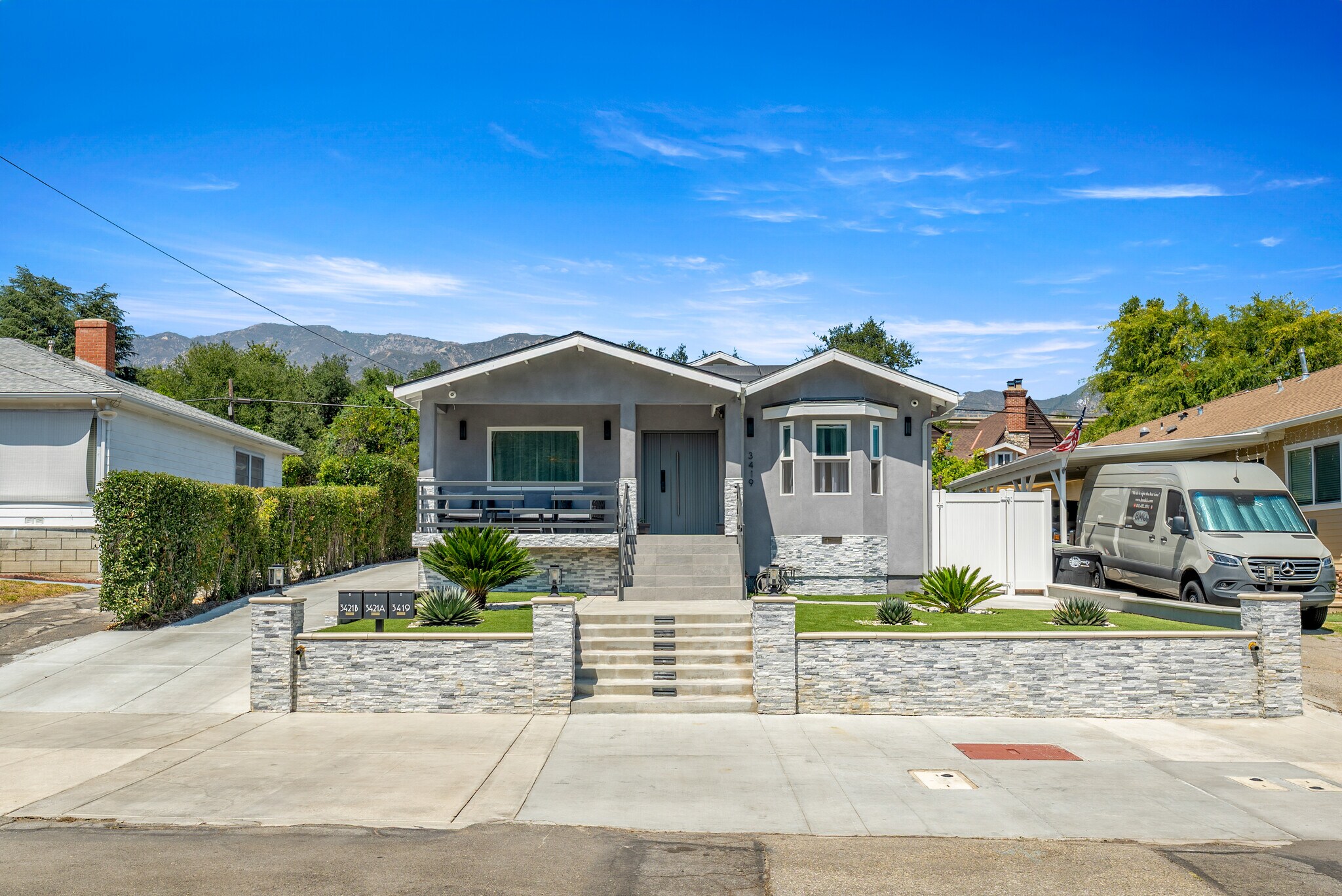 3419 Montrose Ave, La Crescenta, CA à vendre Photo de l’immeuble– Image 1 sur 30