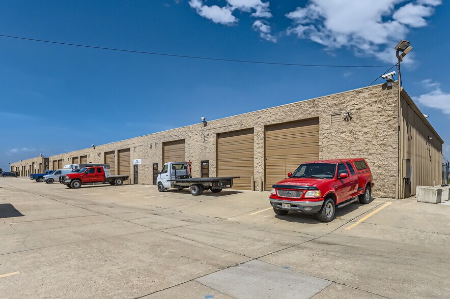 6025 E 76th Ave, Commerce City, CO à louer - Photo de l’immeuble – Image 2 sur 16