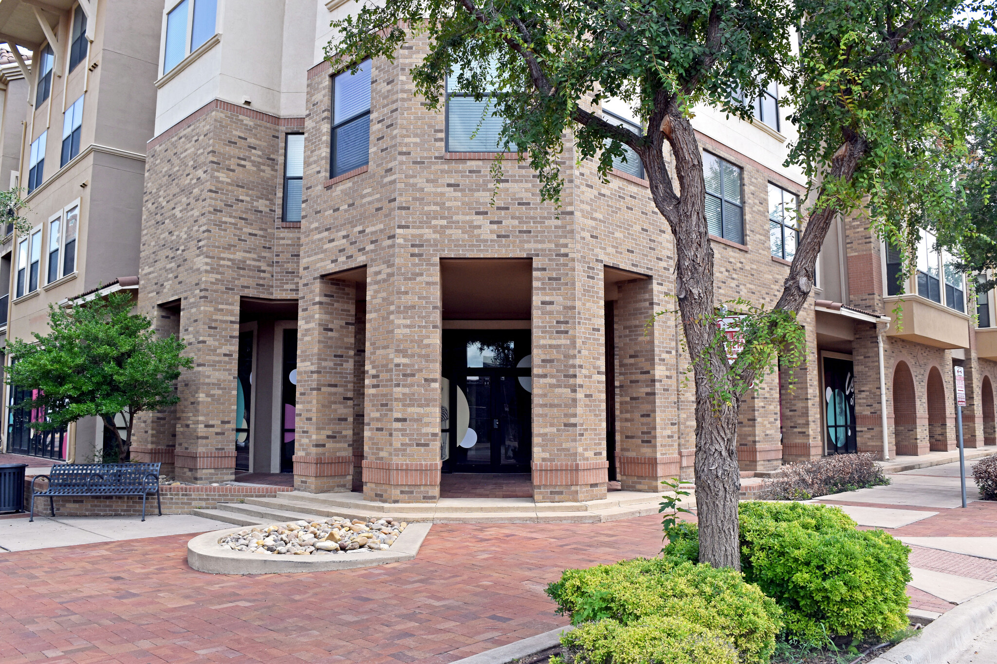 2400 Glenna Goodacre Blvd, Lubbock, TX à louer Photo de l’immeuble– Image 1 sur 8