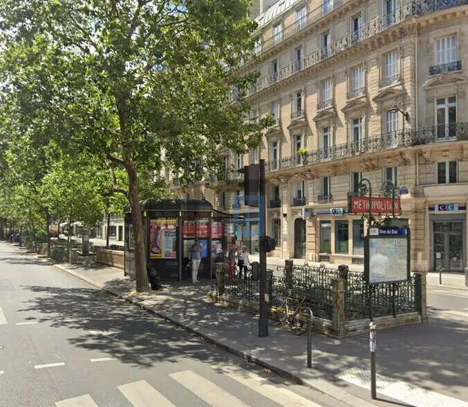 Local commercial dans Paris à louer - Photo de l’immeuble – Image 2 sur 2