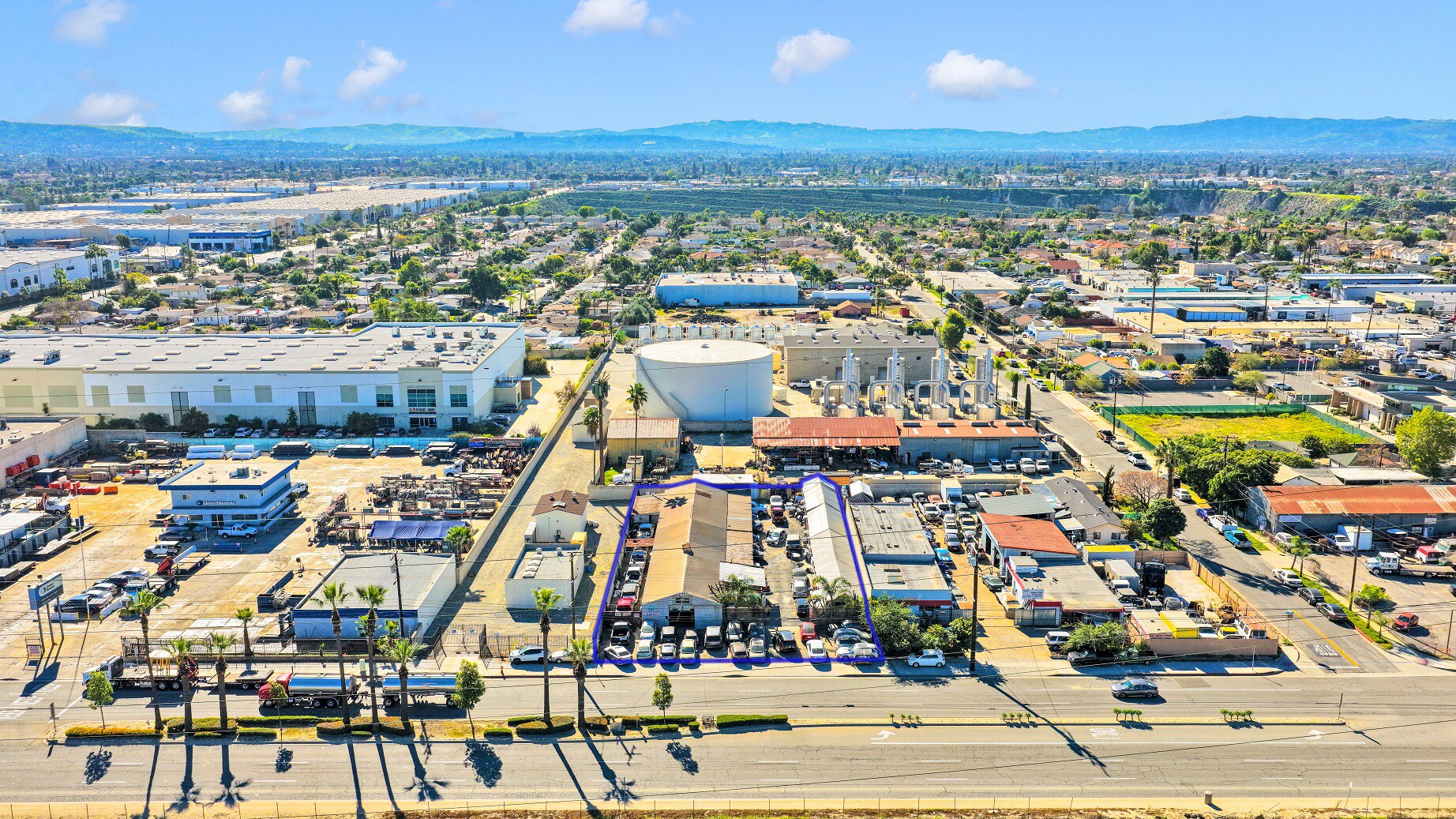15320 Arrow Hwy, Baldwin Park, CA à vendre Photo principale– Image 1 sur 11