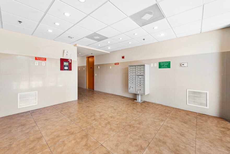 2227 N Federal Hwy, Hollywood, FL à louer - Photo intérieure – Image 3 sur 8