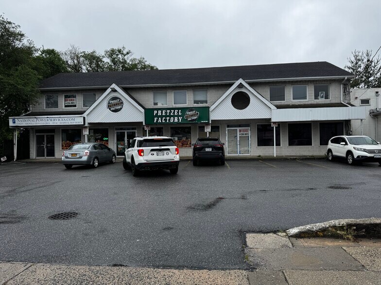 118 Broadway, Lynbrook, NY à vendre - Photo de l’immeuble – Image 1 sur 12