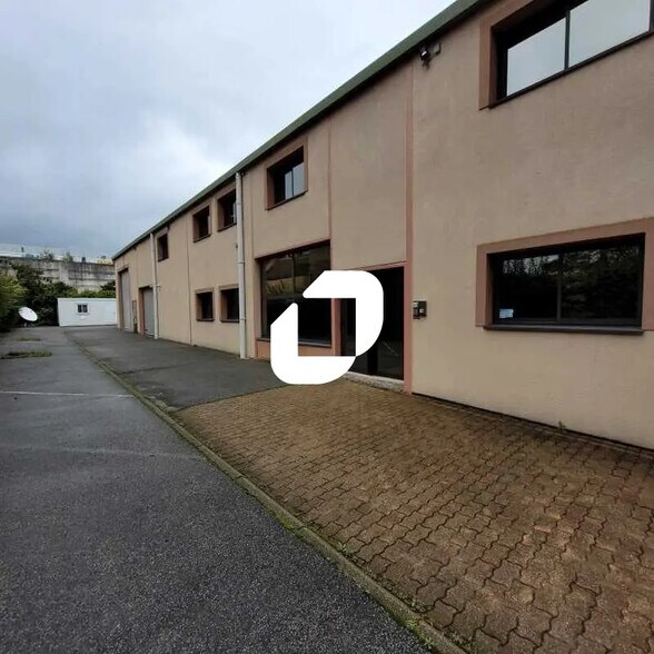 Local d’activités dans Jouy-en-Josas à louer - Photo de l’immeuble – Image 2 sur 9