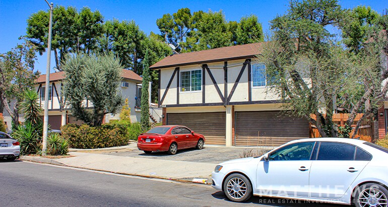 7344-7346 Ventura Canyon Ave, Van Nuys, CA à vendre - Photo de l’immeuble – Image 1 sur 8