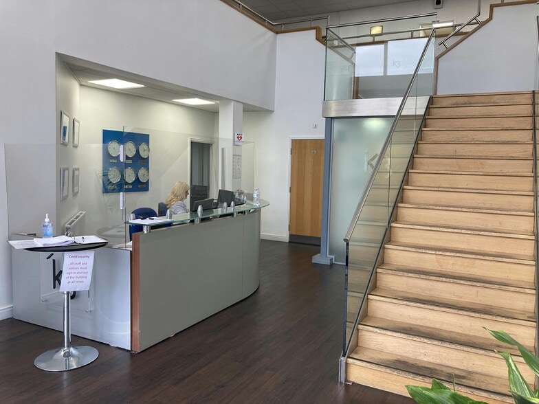 50 Kansas Ave, Salford à vendre - Photo intérieure – Image 3 sur 9