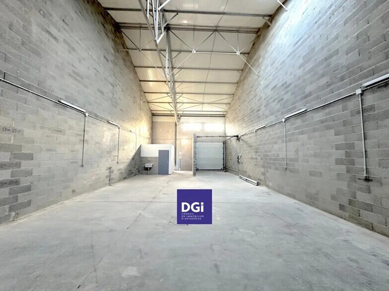 Local d’activités dans Nîmes à louer - Photo intérieure – Image 2 sur 2