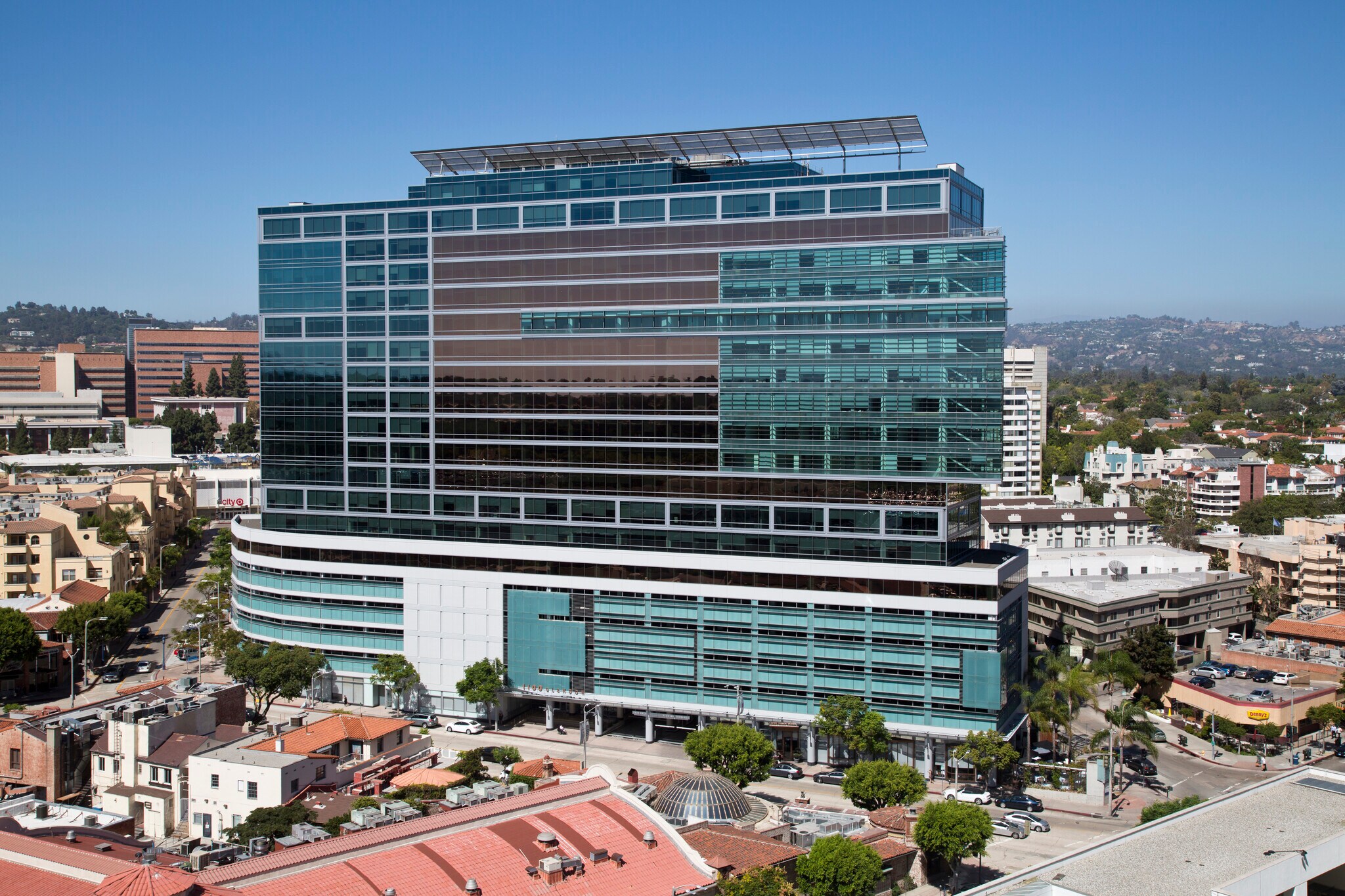 1100 Glendon Ave, Los Angeles, CA à louer Photo de l’immeuble– Image 1 sur 5