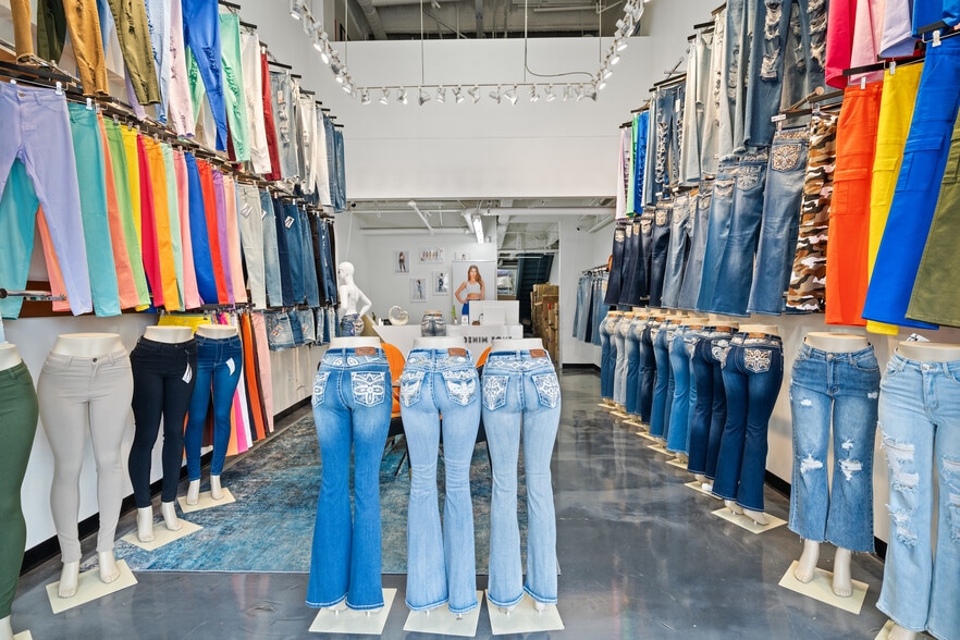 747 E 10th St, Los Angeles, CA à vendre - Photo intérieure – Image 1 sur 9