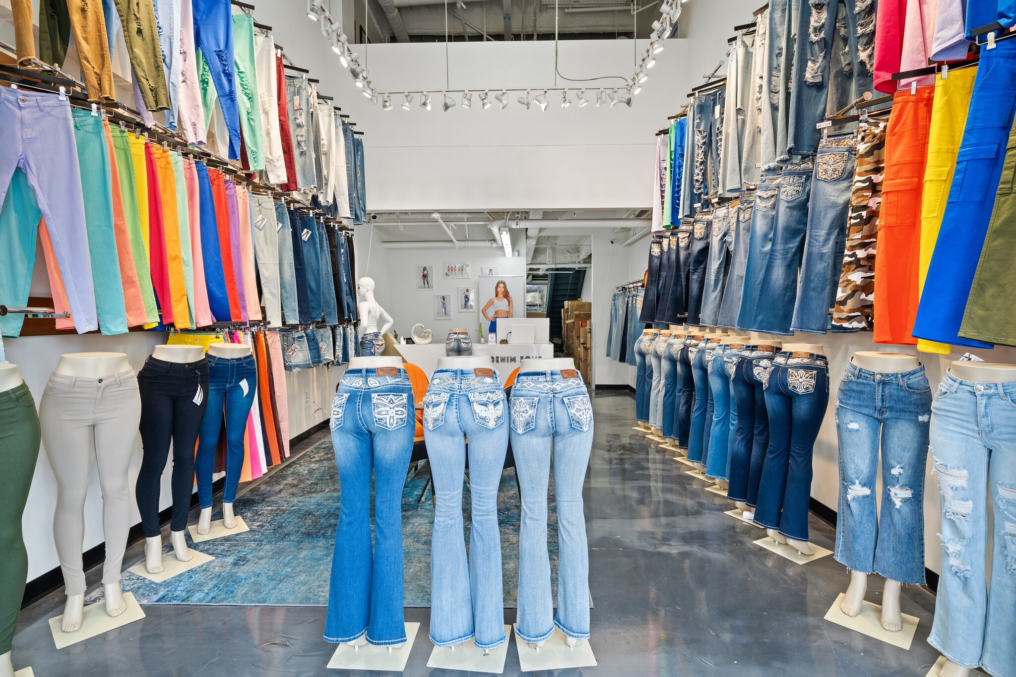 747 E 10th St, Los Angeles, CA à vendre Photo intérieure– Image 1 sur 10