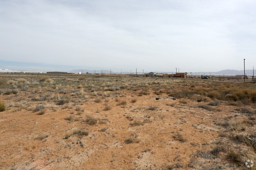 Los Morros Rd NW, Los Lunas, NM à vendre - Photo de l’immeuble – Image 2 sur 2