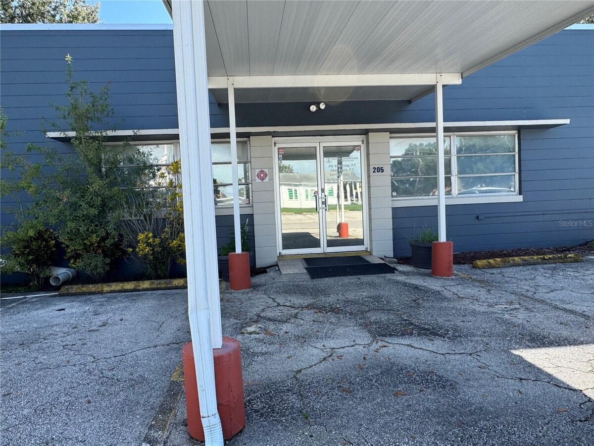 205 N Scenic Hwy, Frostproof, FL 33843 - Lot 205 & 205A - - Photo intérieure - Image 1 of 15