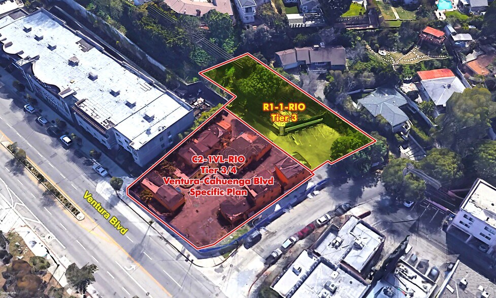 10740 Ventura Blvd, Studio City, CA à louer - Photo de l’immeuble – Image 2 sur 2