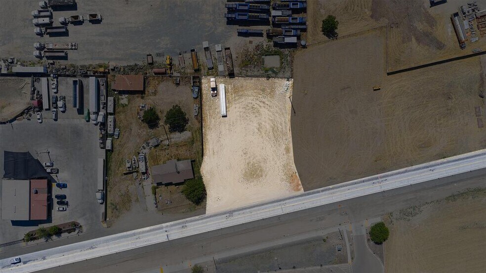 0 S K St, Tulare, CA à vendre - Photo de l’immeuble – Image 2 sur 2