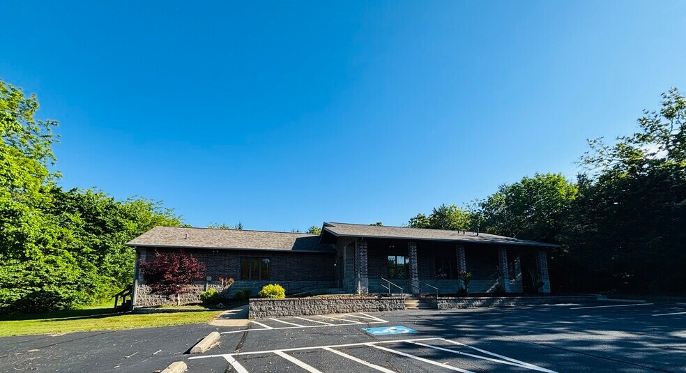 1629 Harding Blvd, Cotter, AR à vendre - Photo de l’immeuble – Image 3 sur 36