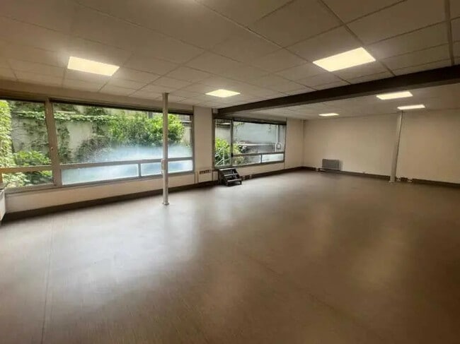 Plus de détails pour Local commercial à vendre