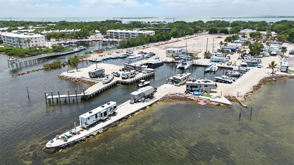 97601 Overseas hwy, Key Largo, FL à vendre - Photo de l’immeuble – Image 2 sur 7