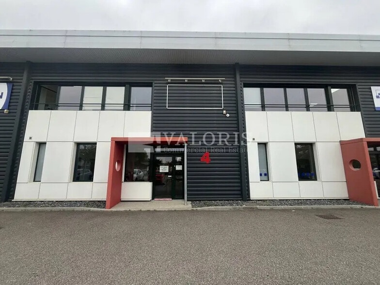 Local d’activités dans Saint-Quentin-Fallavier à louer - Photo de l’immeuble – Image 2 sur 13