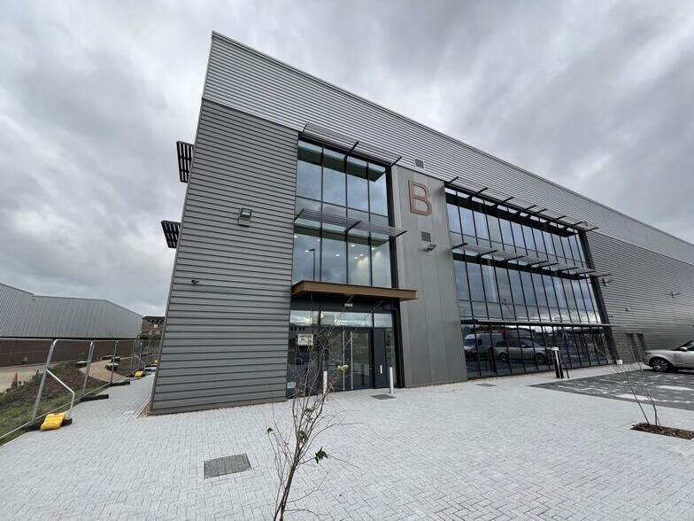 Walton Rd, Portsmouth à louer - Photo de l’immeuble – Image 1 sur 37