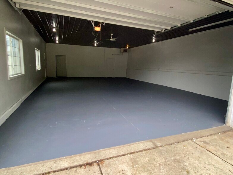 330-336 E Main St, Twin Lakes, WI à louer - Photo intérieure – Image 2 sur 15