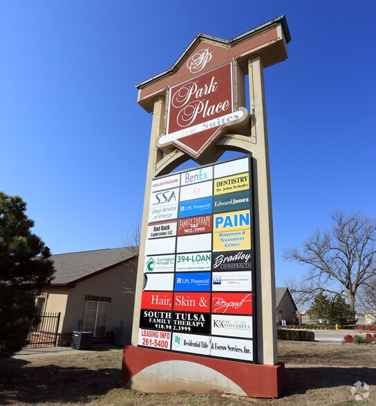8556 E 101st St, Tulsa, OK à louer - Photo de l’immeuble – Image 3 sur 7