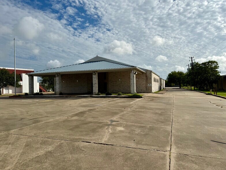 3442 Holly Rd, Corpus Christi, TX à vendre - Photo principale – Image 1 sur 13