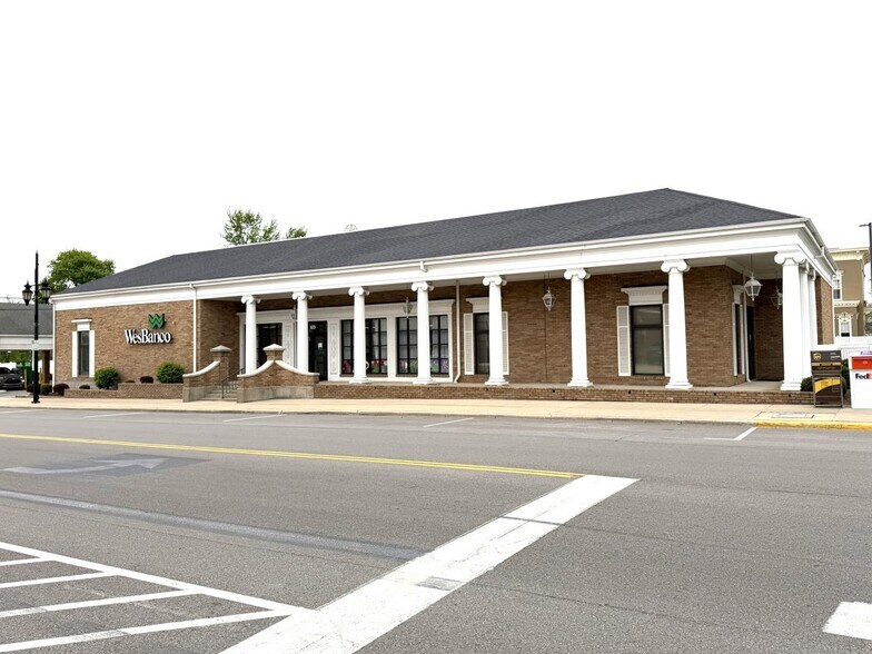 625 Scott St, Napoleon, OH à vendre - Photo de l’immeuble – Image 2 sur 15