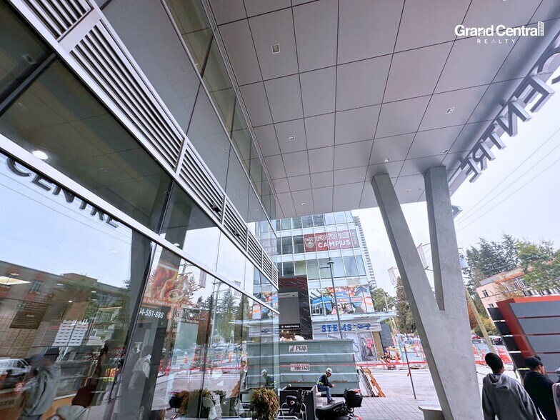 9686 137 St, Surrey, BC à louer - Photo de l’immeuble – Image 3 sur 14