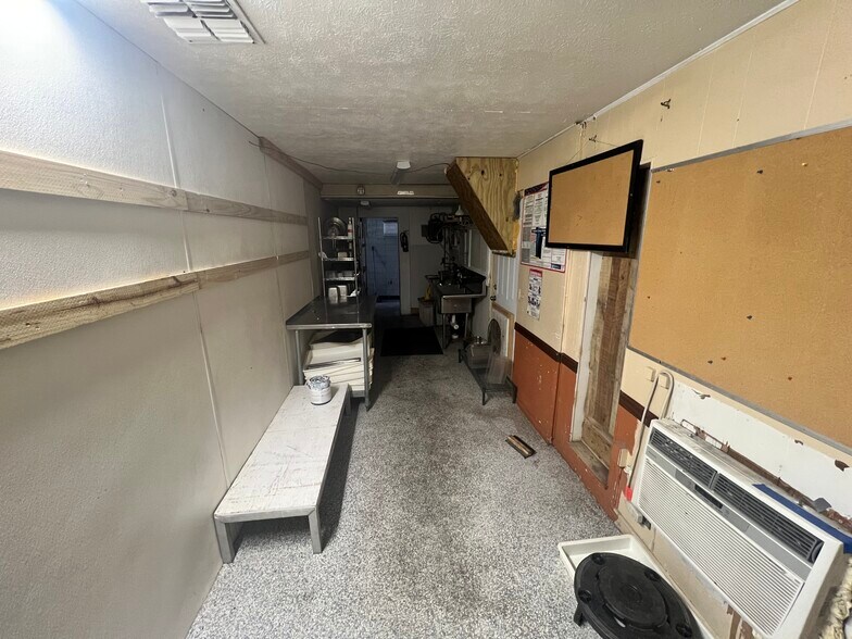 5830 Gall Blvd, Zephyrhills, FL à louer - Photo de l’immeuble – Image 3 sur 11