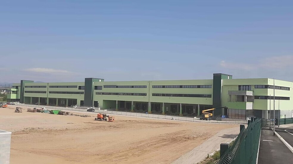 Industriel/Logistique dans Sant Fost de Campsentelles, Barcelona à louer - Photo de l’immeuble – Image 2 sur 11