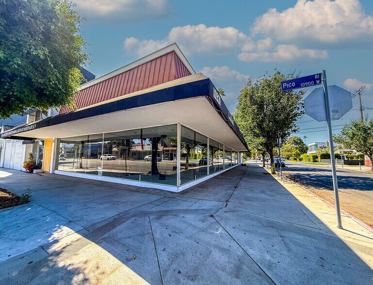 10931 W Pico Blvd, Los Angeles, CA à vendre - Photo de l’immeuble – Image 1 sur 32