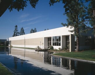 Plus de détails pour 521-529 S State College Blvd, Fullerton, CA - Industriel/Logistique à louer
