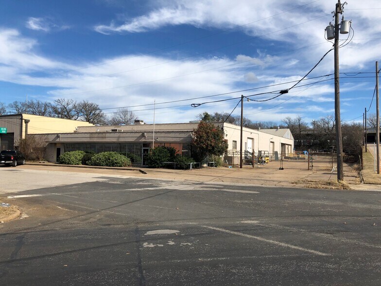 316 S Glenwood, Tyler, TX à louer - Photo de l’immeuble – Image 3 sur 3