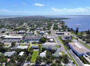 442 4th Ave, Indialantic, FL à louer Photo intérieure– Image 2 sur 33