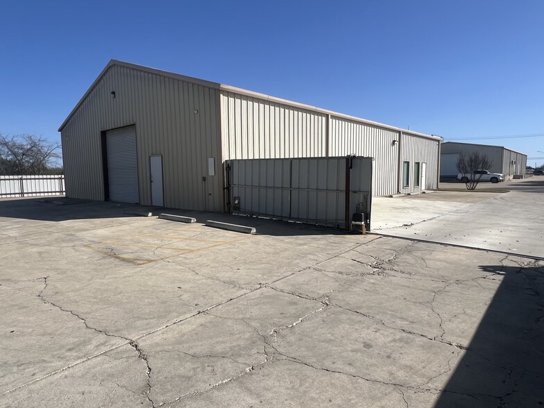 1503 W Stan Schlueter Loop, Killeen, TX à louer - Photo de l’immeuble – Image 3 sur 22