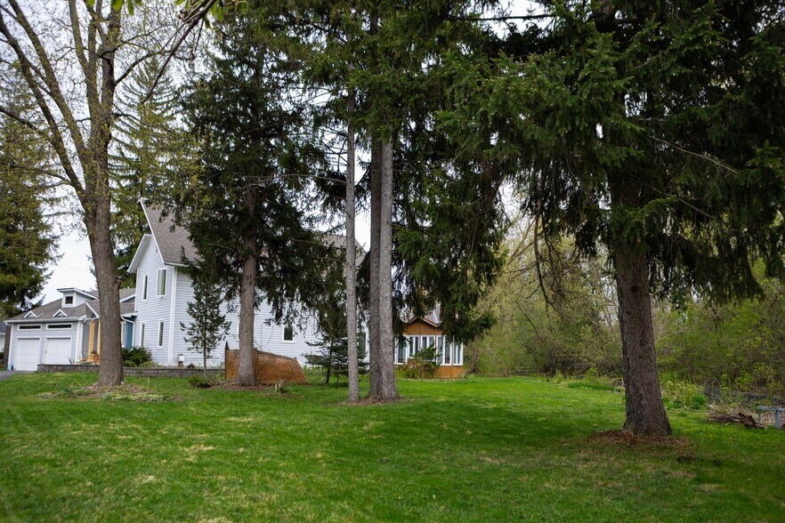 3208 Richmond Rd, Ottawa, ON à vendre - Photo principale – Image 3 sur 7