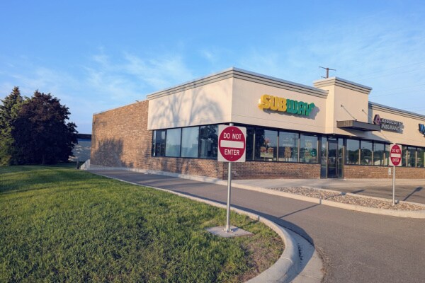 1634-1650 County Road E E, Vadnais Heights, MN à vendre - Photo de l’immeuble – Image 2 sur 3