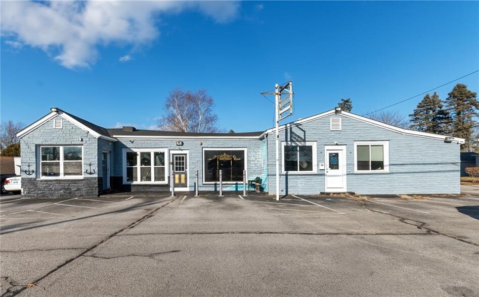 2291 W Shore Rd, Warwick, RI à vendre - Photo de l’immeuble – Image 1 sur 23