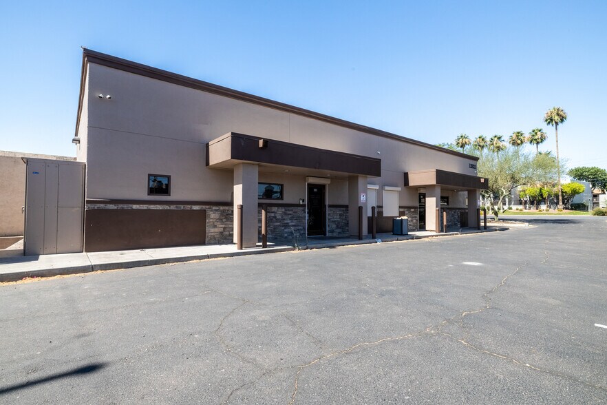 12821 N Cave Creek Rd, Phoenix, AZ à vendre - Photo de l’immeuble – Image 2 sur 14