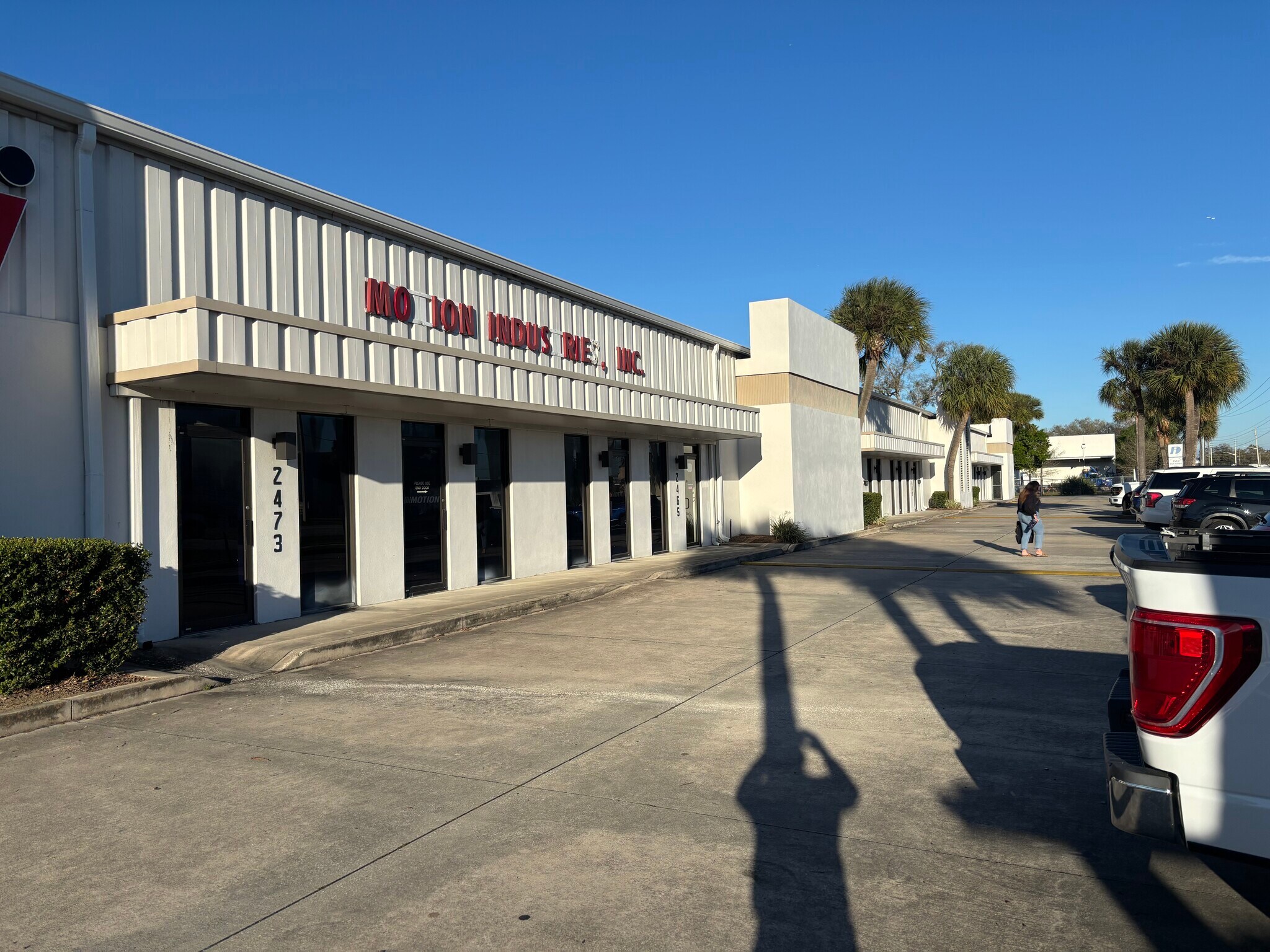 2425-2573 Silver Star Rd, Orlando, FL à louer Photo de l’immeuble– Image 1 sur 24