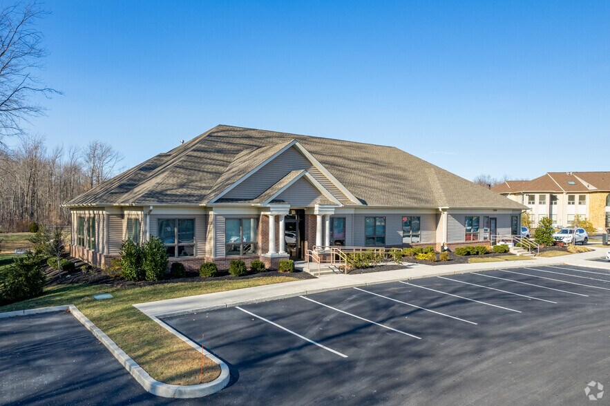 733 E Route 70, Marlton, NJ à louer - Photo de l’immeuble – Image 2 sur 5