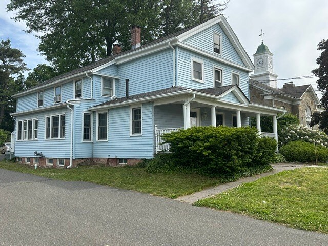 58 E Main St, Plainville, CT à louer - Photo de l’immeuble – Image 2 sur 12