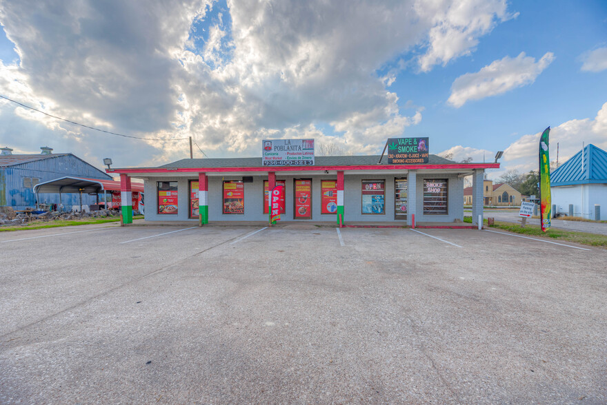 103 S Home St, Corrigan, TX à louer - Photo de l’immeuble – Image 3 sur 11
