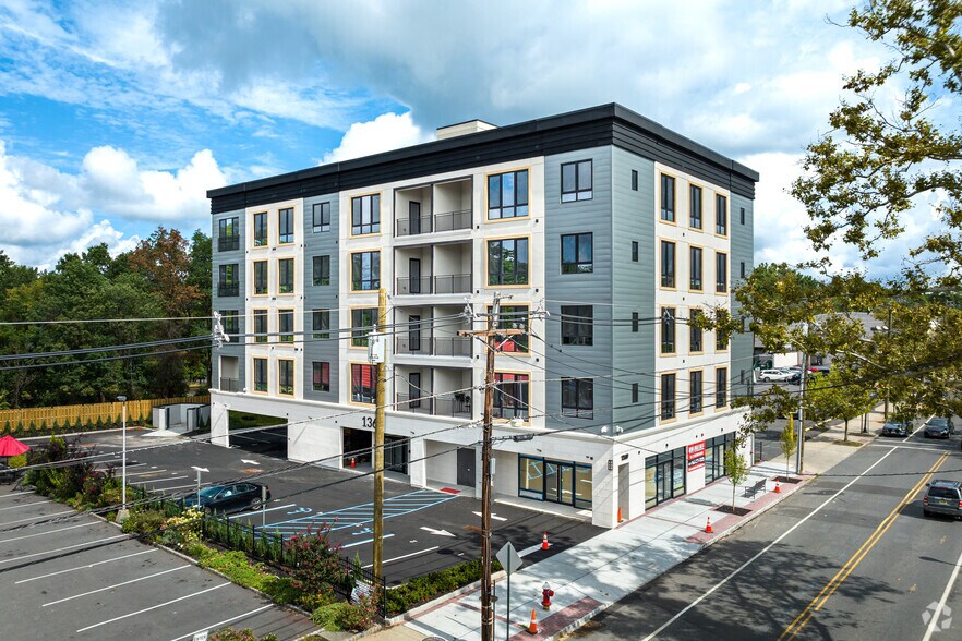 1369-1403 South Ave, Plainfield, NJ à louer - Photo de l’immeuble – Image 1 sur 15
